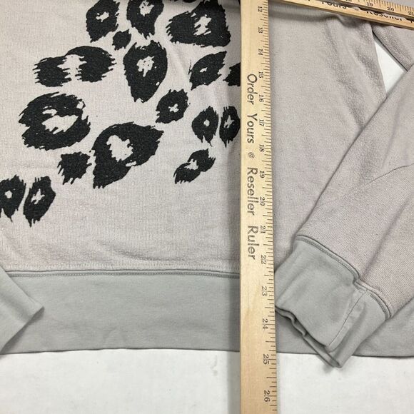 Widlfox Cozy Pullover Sweatshirt Gray Black Print Long Sleeve Soft Knit MEDIUM - Picture 5 of 10